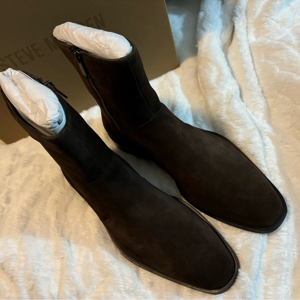 Steve Madden Brown Suede Boots
